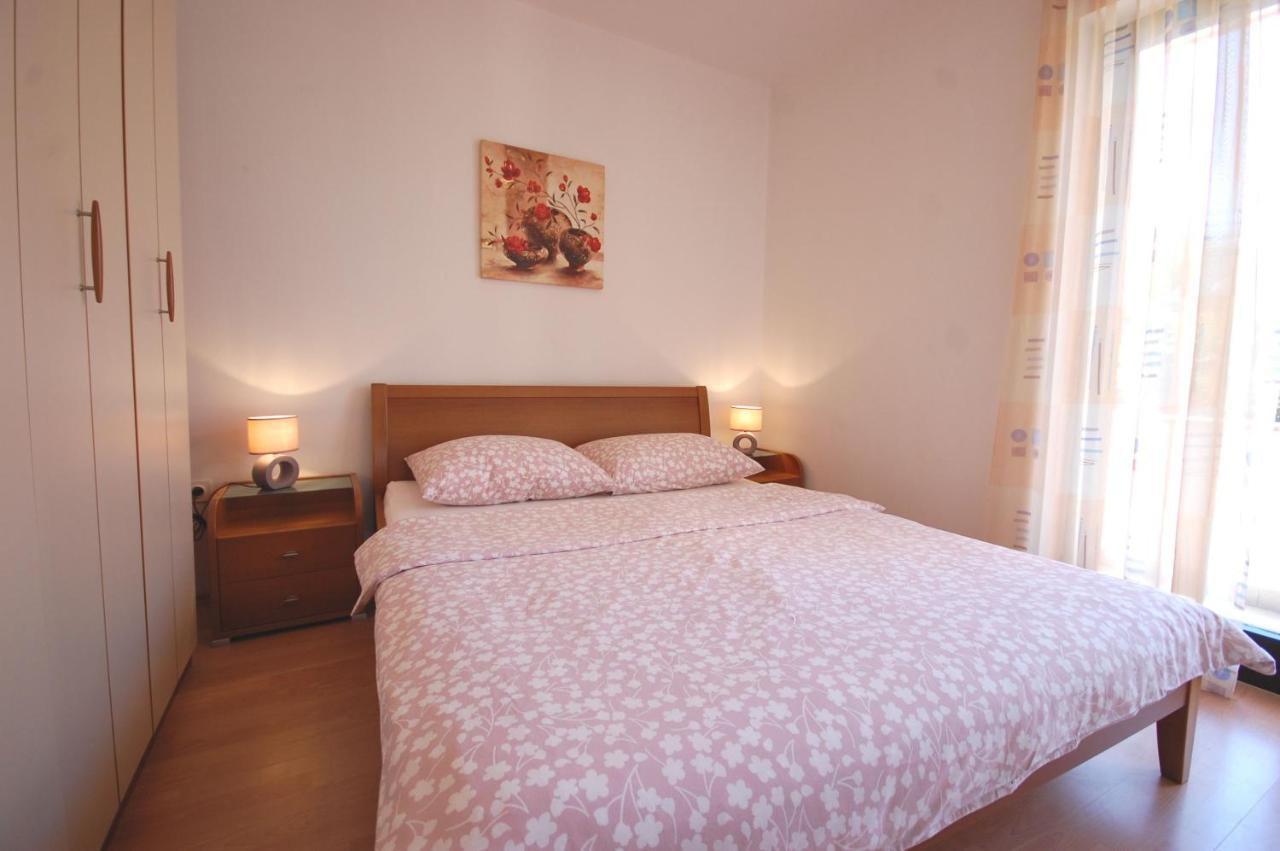 Apartments Andrea By El-Pi Tours نجيفيش المظهر الخارجي الصورة