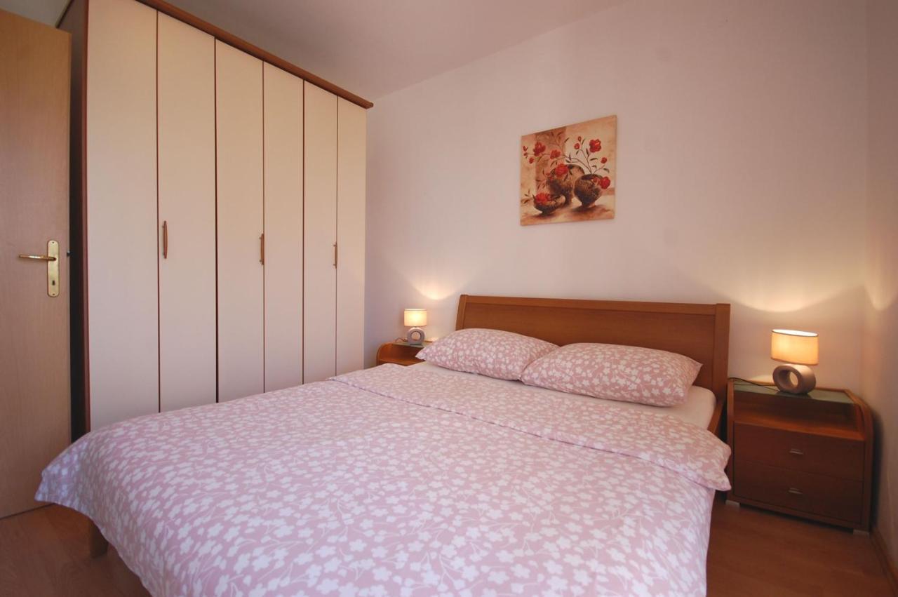 Apartments Andrea By El-Pi Tours نجيفيش المظهر الخارجي الصورة