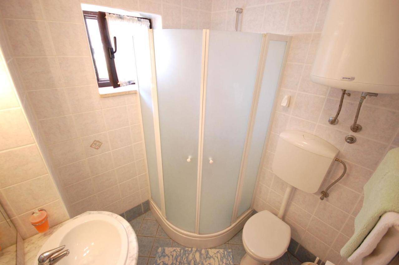 Apartments Andrea By El-Pi Tours نجيفيش المظهر الخارجي الصورة
