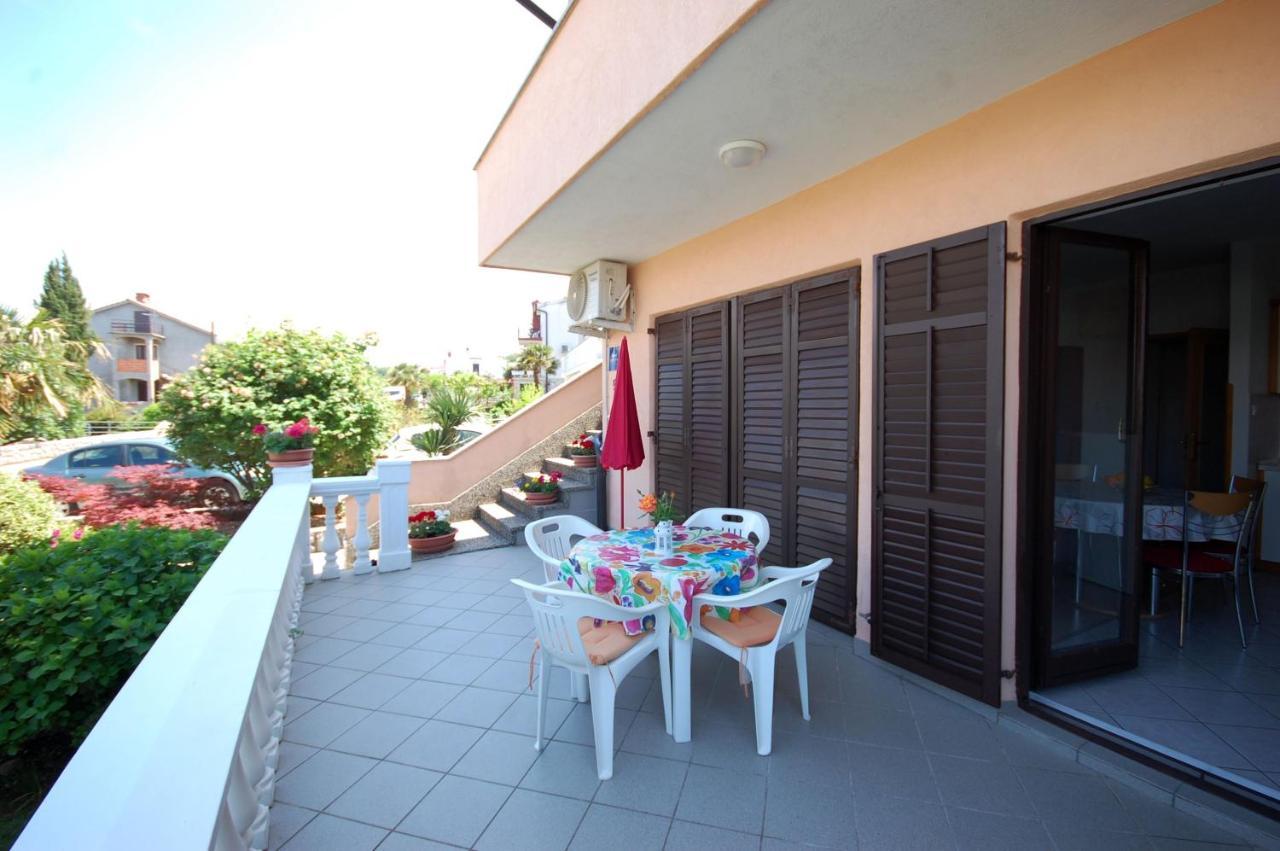 Apartments Andrea By El-Pi Tours نجيفيش المظهر الخارجي الصورة