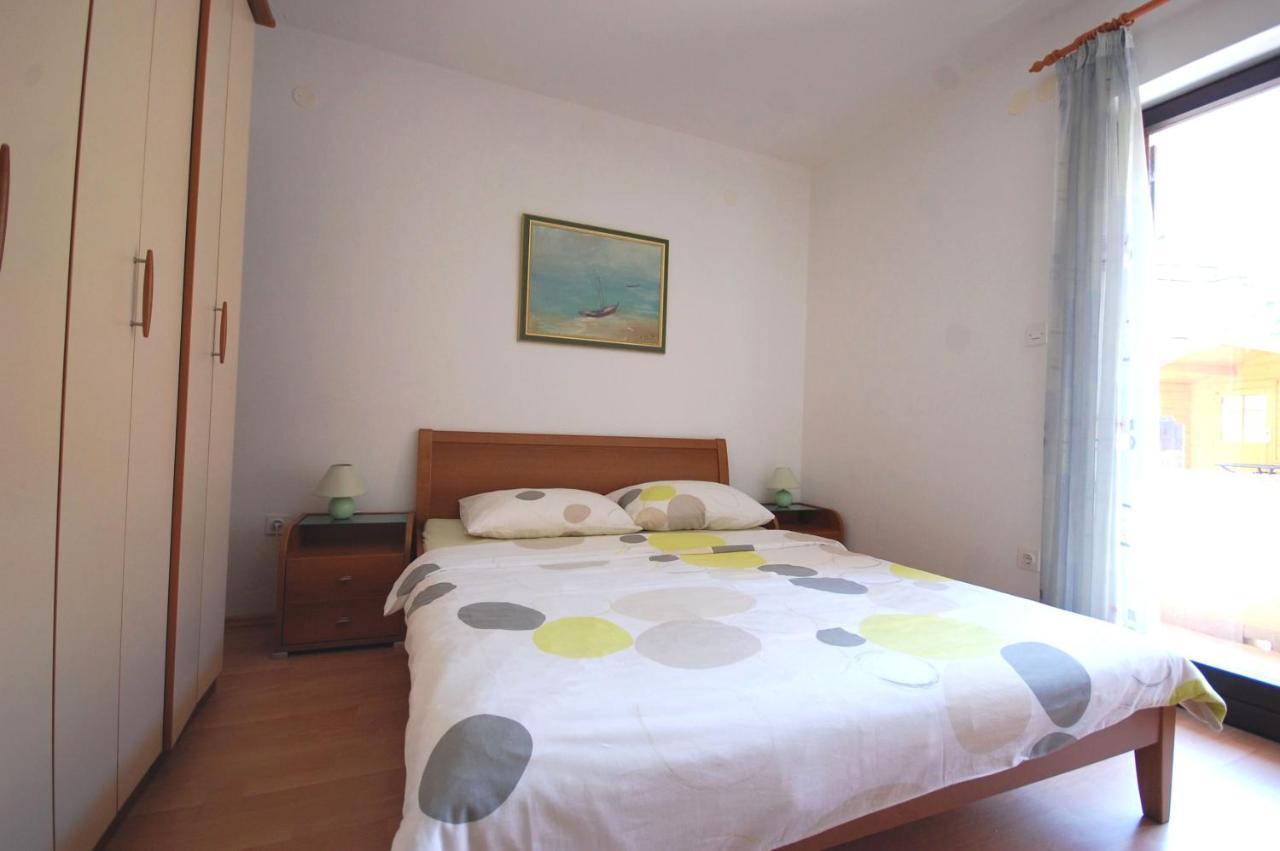 Apartments Andrea By El-Pi Tours نجيفيش المظهر الخارجي الصورة